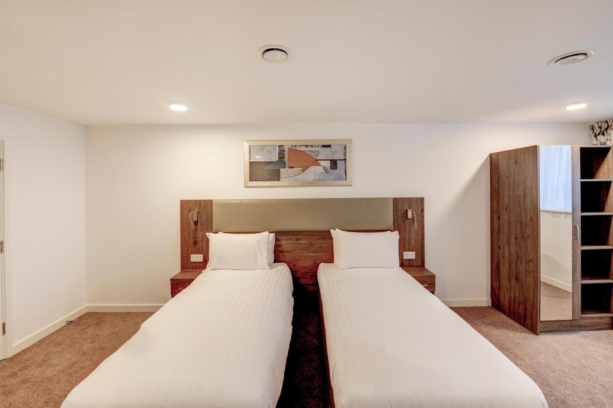 Oyo Plymouth Central Hotel Buitenkant foto